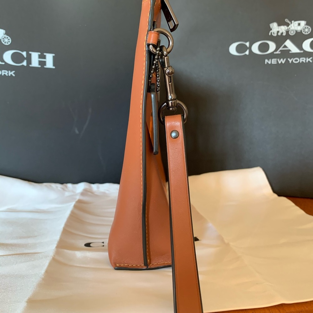 ***SOLD***NWOT COACH LTD EDITION Vandal Gummy Academy Pouch - Picture 4 of 14